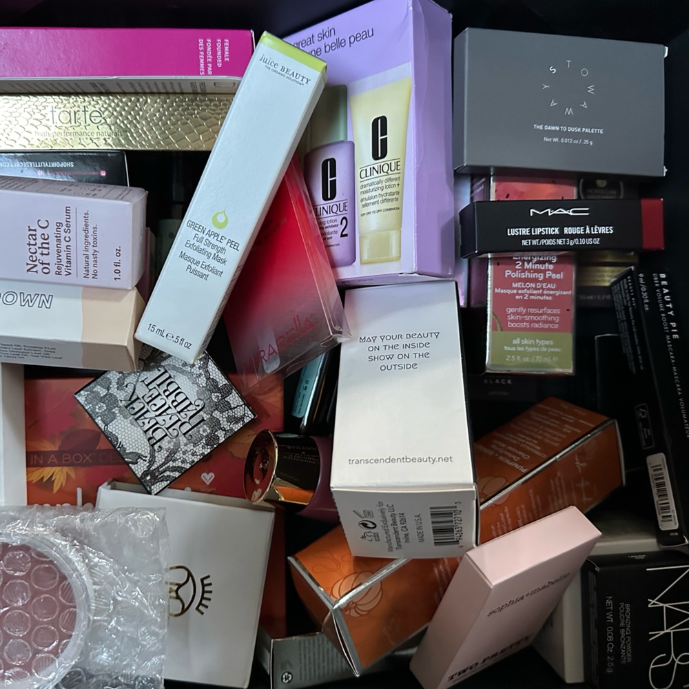 🔥💋 NWT MAKEUP/SKINCARE/HAIR BUNDLE: EVERYTHING IN BOX!!! 💄🔥 - Picture 3 of 10